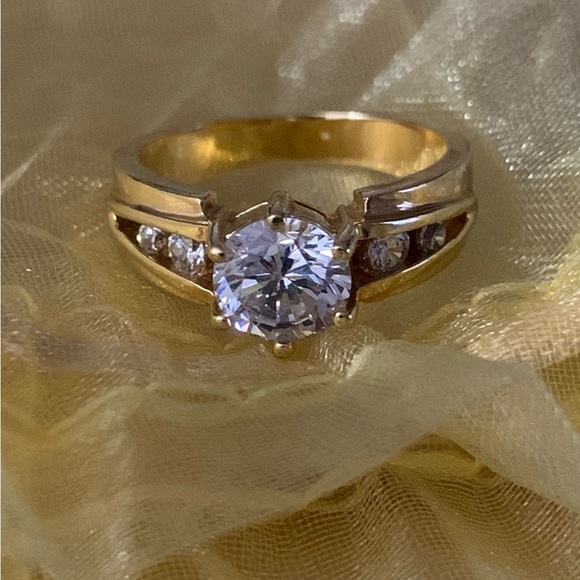 Round CZ Channel Setting CZ Gold Ring 9 w/Gift Bag - Picture 4 of 6